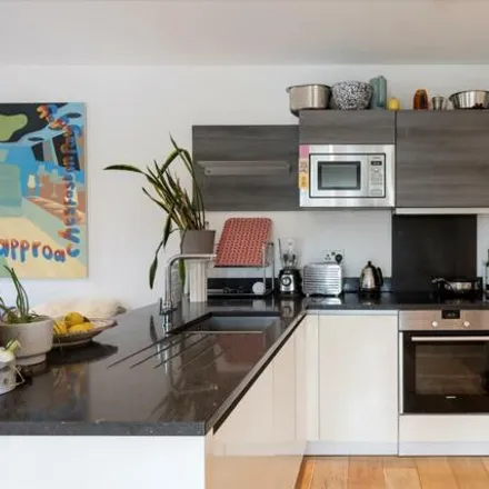 Image 5 - 225 Bonchurch Road, Camden, London, W10 - Apartment for sale