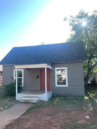 Buy this 2 bed house on 2238 North 10th Street in Abilene, TX 79603