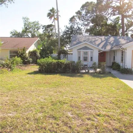 Rent this 3 bed house on 817 Golf Drive in Venice, FL 34285