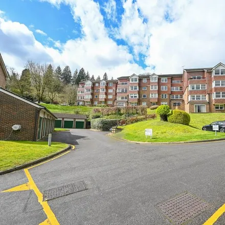 Rent this 2 bed apartment on Rookwood Court in Guildford, GU2 4EL