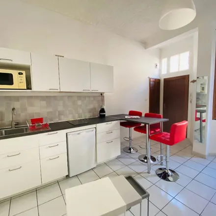 Image 3 - 24 Rue Jeanne Jugan, 13004 Marseille, France - Apartment for rent