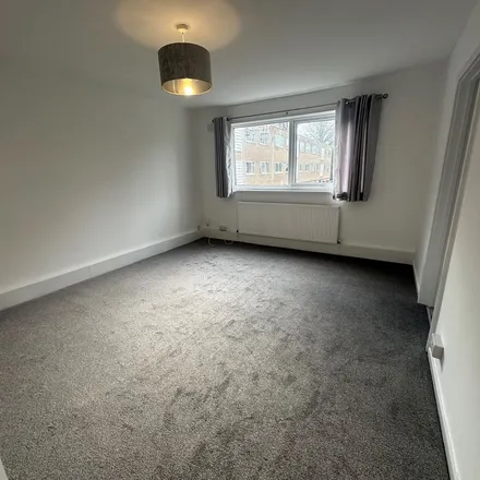 Image 4 - Brooklands, Brooklands Road / at Cloverley, Brooklands Road, Sale, M33 3QF, United Kingdom - Apartment for rent