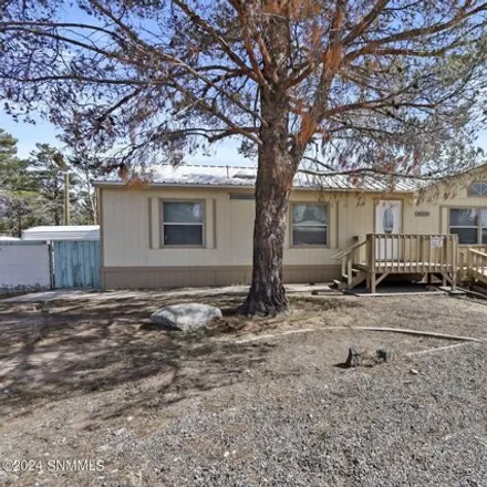 Buy this studio apartment on 657 Don Miguel Avenue in Doña Ana County, NM 88007