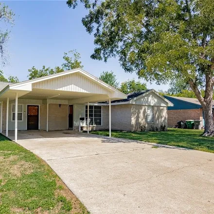 Buy this 3 bed house on 3300 East Mistletoe Avenue in Victoria, TX 77901