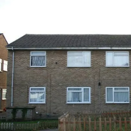 Rent this 3 bed room on Melina Close in London, UB3 2RA