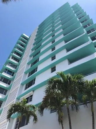 Image 3 - Imperial House, 5255 Collins Avenue, Miami Beach, FL 33140, USA - Condo for rent