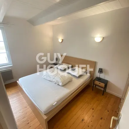 Rent this 3 bed apartment on Le Romeur in Boulevard du Littoral, 22410 Saint-Quay-Portrieux