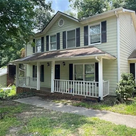 Buy this 3 bed house on 2819 Royal Ridge Lane in Charlotte, NC 28212