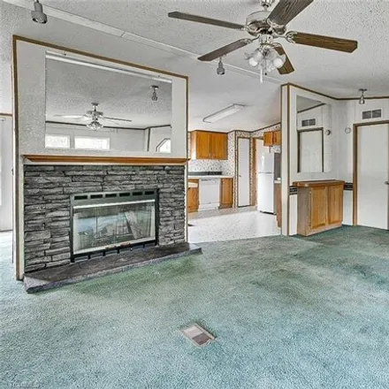 Image 6 - 629 Mt Shepherd Road, Motleta, Randolph County, NC 27205, USA - Apartment for sale