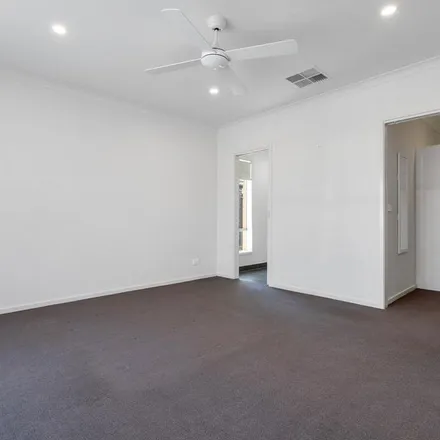 Image 4 - Frontier Avenue, Greenvale VIC 3059, Australia - Apartment for rent