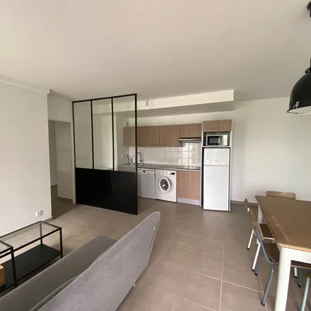 Rent this 3 bed apartment on 10 Rue Daniel Iffla-Osiris in 33300 Bordeaux, France