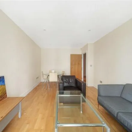 Image 4 - Antonine Heights, City Walk, Bermondsey Village, London, SE1 3EN, United Kingdom - Apartment for sale