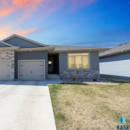 Buy this 5 bed house on South Sadie Avenue in Sioux Falls, SD