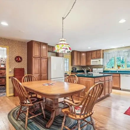 Image 5 - 8717 Clydesdale Road, West Springfield, Fairfax County, VA 22151, USA - House for sale