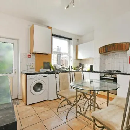 Image 4 - Saxton Mee, Marmion Road, Sheffield, S11 8TS, United Kingdom - Townhouse for sale