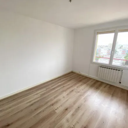 Image 1 - 150 Rue Faventines, 26000 Valence, France - Apartment for rent