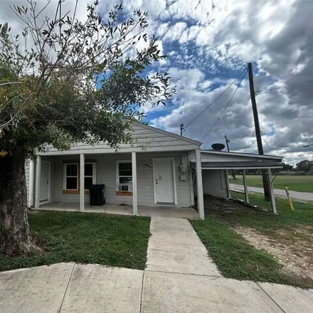 Rent this 1 bed house on 937 South 19th 3/4 Street in Corsicana, TX 75110