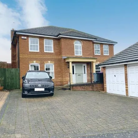 Buy this 4 bed house on Lindisfarne Way in Grantham, NG31 8ST