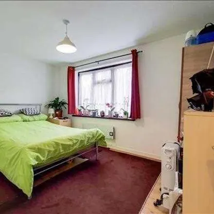 Image 4 - Joyners Close, London, RM9 5AL, United Kingdom - Apartment for rent