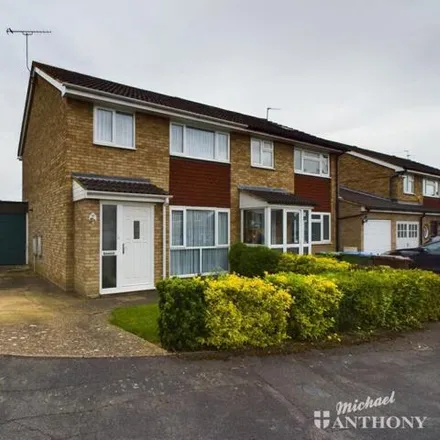 Image 1 - Dean Close, Aylesbury, HP21 9QE, United Kingdom - Duplex for sale