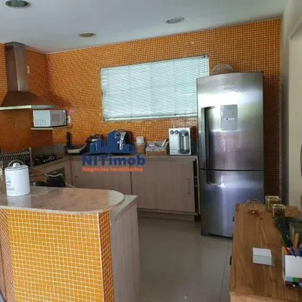 Buy this 4 bed house on Sindicato dos Rodoviarios in Estrada Washington Luís, Sapê