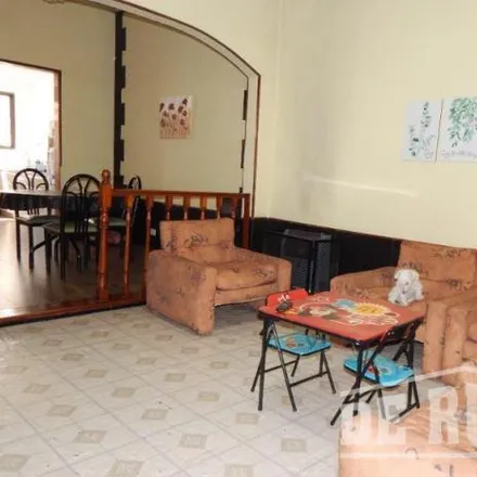 Buy this 4 bed house on Manuel Quintana 2319 in Quilmes Este, Quilmes
