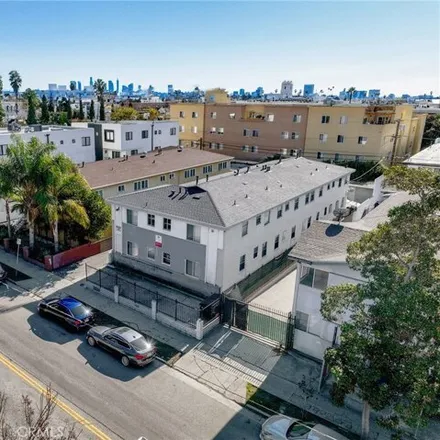 Buy this 1studio house on 5692 Fountain Avenue in Los Angeles, CA 90028