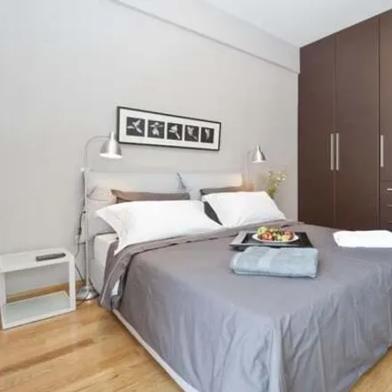 Rent this 1 bed apartment on Roetersstraat 136 in 1018 WE Amsterdam, Netherlands