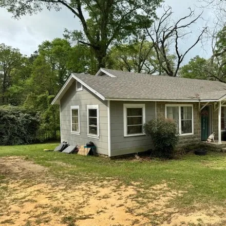 Buy this studio house on 54 Mimosa Drive in Laurel, MS 39440