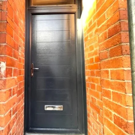 Rent this 4 bed townhouse on Chaucer Street in Leicester, LE2 1HD