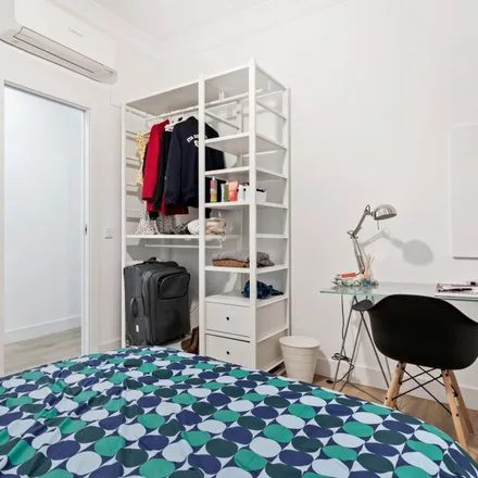 Rent this 4 bed room on Madrid in Calle de Fernando el Católico, 57