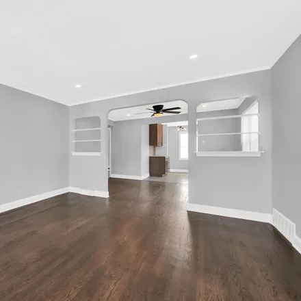 Image 5 - 12231 South Wentworth Avenue, Chicago, IL 60628, USA - House for sale