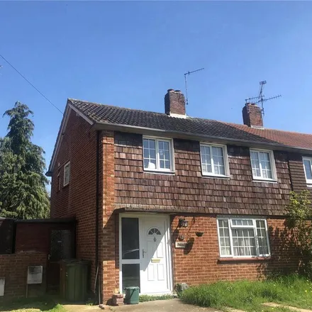Rent this 1 bed duplex on 86 Cabell Road in Guildford, GU2 8JF