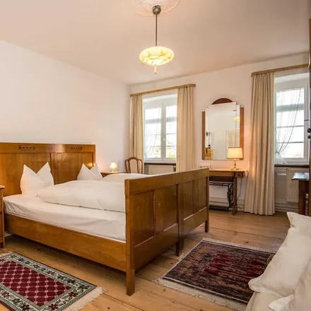 Rent this 2 bed apartment on 79341 Kenzingen