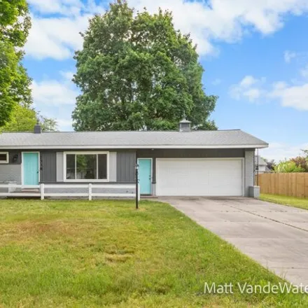 Buy this 3 bed house on 7318 22nd Avenue in Jenison, MI 49428