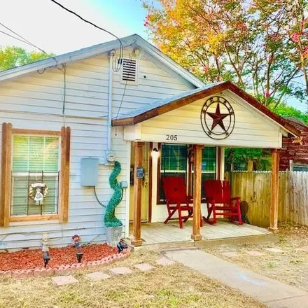 Rent this 2 bed house on 395 Frierson Street in Waxahachie, TX 75165