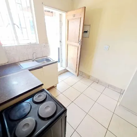 Image 3 - Moot Street, Daspoort, Pretoria, 0019, South Africa - Apartment for rent