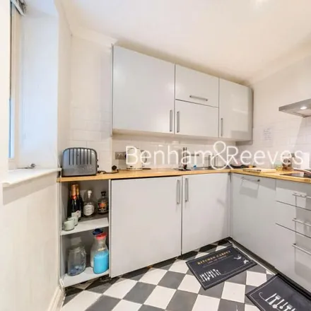 Image 2 - No. 19 Barkston Rooms, Courtfield Gardens, London, SW5 0PH, United Kingdom - Apartment for rent