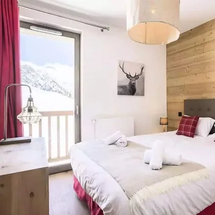Rent this 2 bed apartment on Office de Tourisme de La Rosière in Route du Col du Petit Saint-Bernard, 73700 Montvalezan