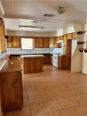 Image 8 - 526 Southwest 8th Street, Premont, Jim Wells County, TX 78375, USA - House for sale