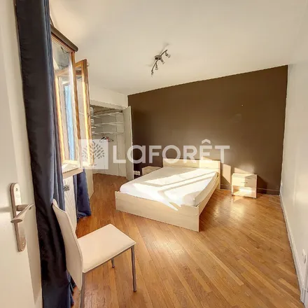 Rent this 3 bed apartment on 33 Rue de la République in 69270 Saint-Romain-au-Mont-d'Or, France