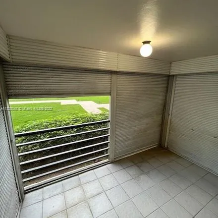 Image 3 - 900 Saint Charles Place, Pembroke Pines, FL 33026, USA - Apartment for rent