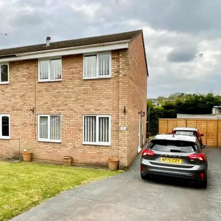 Buy this 3 bed duplex on The Bryn in Newport, NP20 7UJ