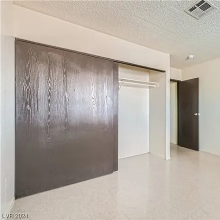 Image 8 - 2213 East Owens Avenue, Las Vegas, NV 89101, USA - Apartment for rent