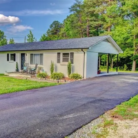 Buy this 3 bed house on 274 Newbold Street in Lincolnton, NC 28092