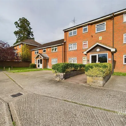 Rent this 2 bed apartment on Ross House in Southcote Road, Reading