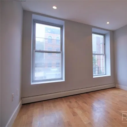 Image 4 - 489 Tompkins Avenue, New York, NY 11216, USA - House for rent