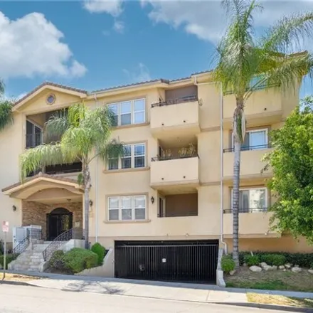 Rent this 3 bed condo on 301 North 7th Street in Burbank, CA 91501