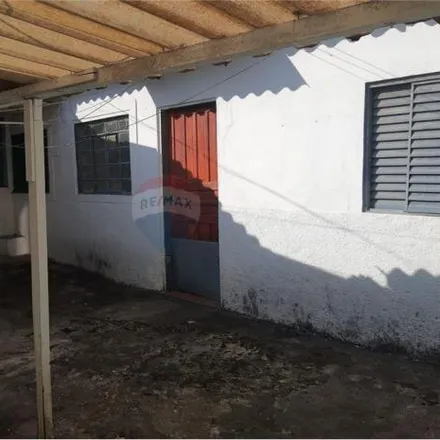 Rent this 1 bed house on Avenida Engenheiro Heitor Antônio Eiras Garcia in 6391, Avenida Engenheiro Heitor Antônio Eiras Garcia