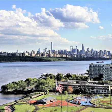 Rent this 2 bed condo on 1203 River Rd Apt 17h in Edgewater, New Jersey